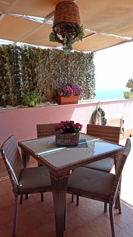 La Petite Maison Aci Castello Buitenkant foto